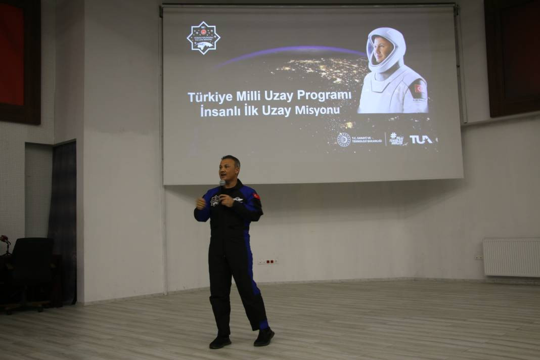Türkiye'nin ilk astronotu Gezeravcı Eskişehir'de öğrencilerle buluştu - Resim: 16